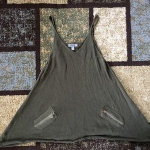 Green top with zippers